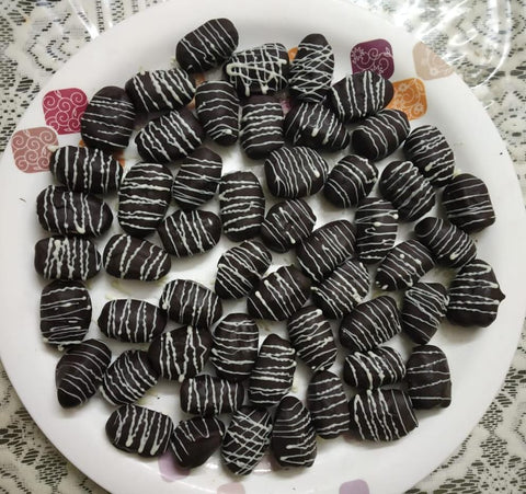 Dates Chocolate with stuffed Almonds