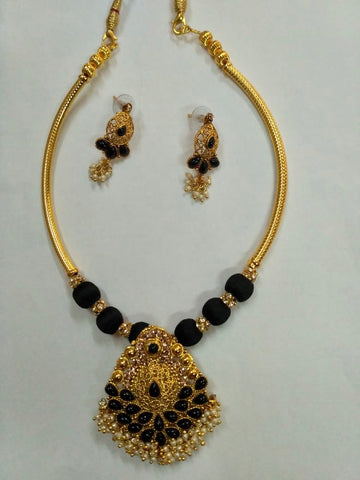 Silk Threaded Jewellery Set