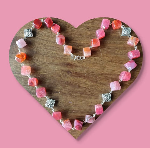 Diagonal shaped agates chain with silver oxidised beads