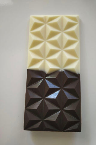 Sweet, salt & spicy chocolate bar