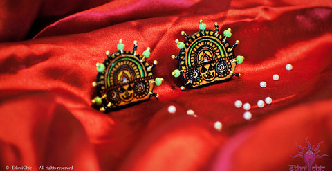 Ethniichic Hand Painted Brown Color Mural Design With White And Green Color Agate Beads Earring